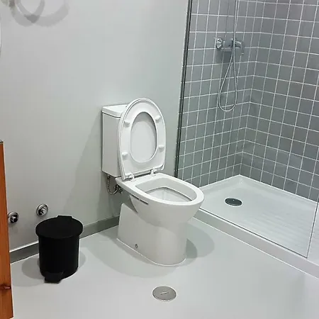 City's * Πόντα Ντελγκάντα