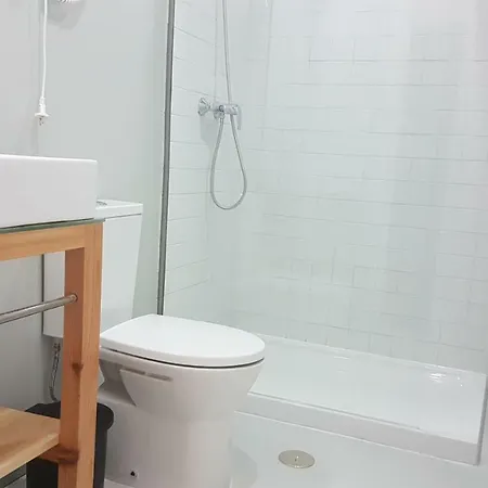 City's * Πόντα Ντελγκάντα