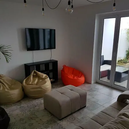 City's Hostel Πόντα Ντελγκάντα