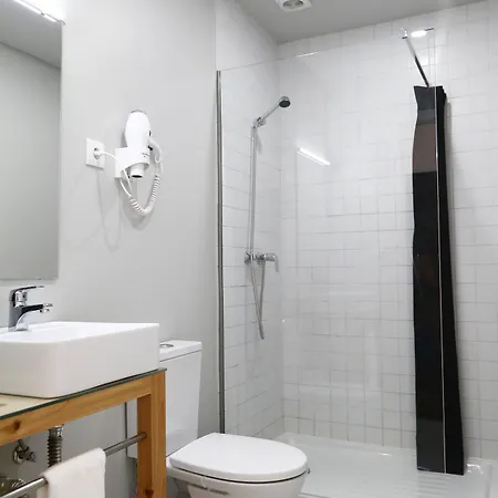 ホステル City's *